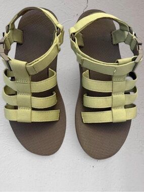 Teva Dorado Green Strappy Outdoor Sandals Women’s Size 7